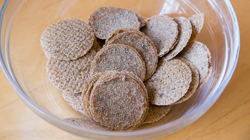 Illustration for article titled The Beef Jerky-Potato Chip Hybrid Is Real, and We Taste-Tested It